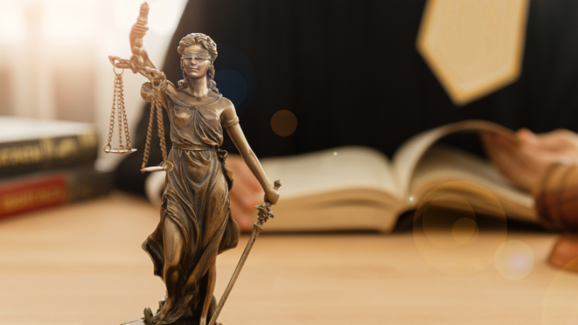 Redigir contratos de serviços com segurança jurídica protege ambas as partes, afirma Dr. Christian Zini Amorim.