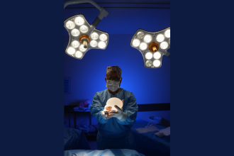 Gilberson Wanderley Silva destaca que o uso de tecnologia na estética proporciona mais precisão, segurança e resultados eficazes em procedimentos cirúrgicos.