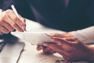 Braulio Henrique Dias Viana analisa como a tecnologia vem transformando a consultoria sob demanda em uma solução ágil e estratégica.