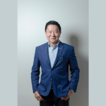 Dr. Milton Seigi Hayashi comenta o fascínio do Camaro importado, unindo potência e design arrojado em qualquer estrada.