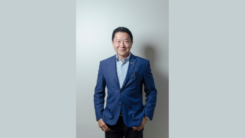 Dr. Milton Seigi Hayashi comenta o fascínio do Camaro importado, unindo potência e design arrojado em qualquer estrada.