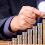 Andre de Barros Faria explica como a Inteligência Artificial fortalece a prevenção de fraudes e aprimora a gestão de riscos no setor financeiro.