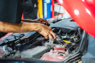 Engenharia automotiva aplicada às corridas de motos revela como a tecnologia impulsiona a alta performance com Felipe Schroeder dos Anjos.