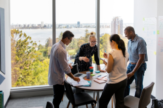 Segurança por design com perfis granulares, criptografia e logs imutáveis da Nexdata Tecnologia Ltda.