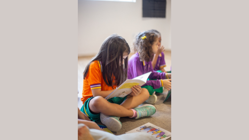 Imaginação e raciocínio caminham juntos na base do aprendizado tecnológico, tema explorado pela Sigma Educação e Tecnologia Ltda ao conectar literatura infantil e inovação.